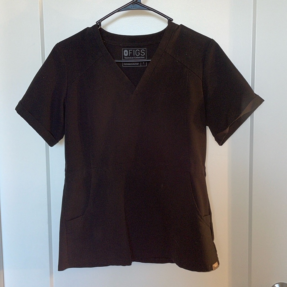 Figs scrub top